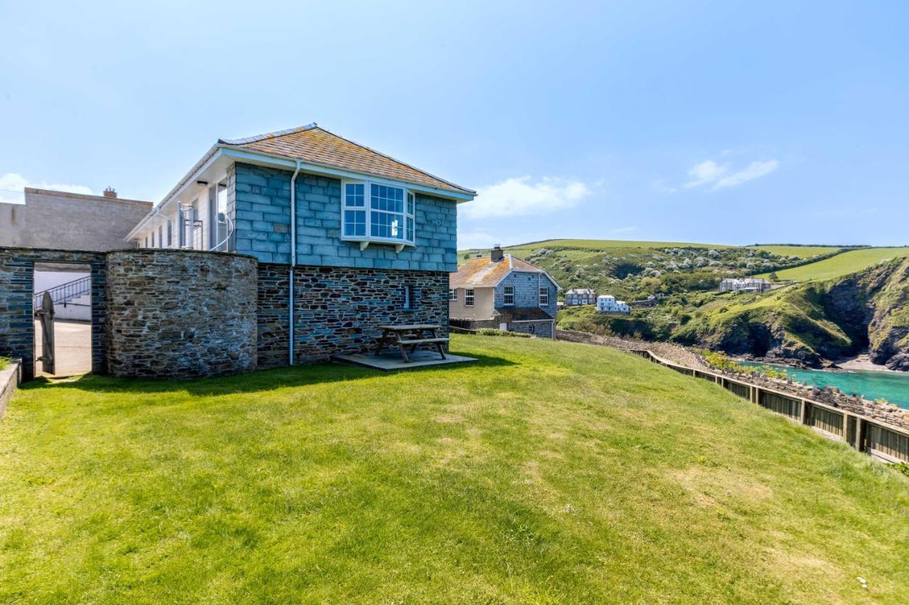 Gulland Port Isaac